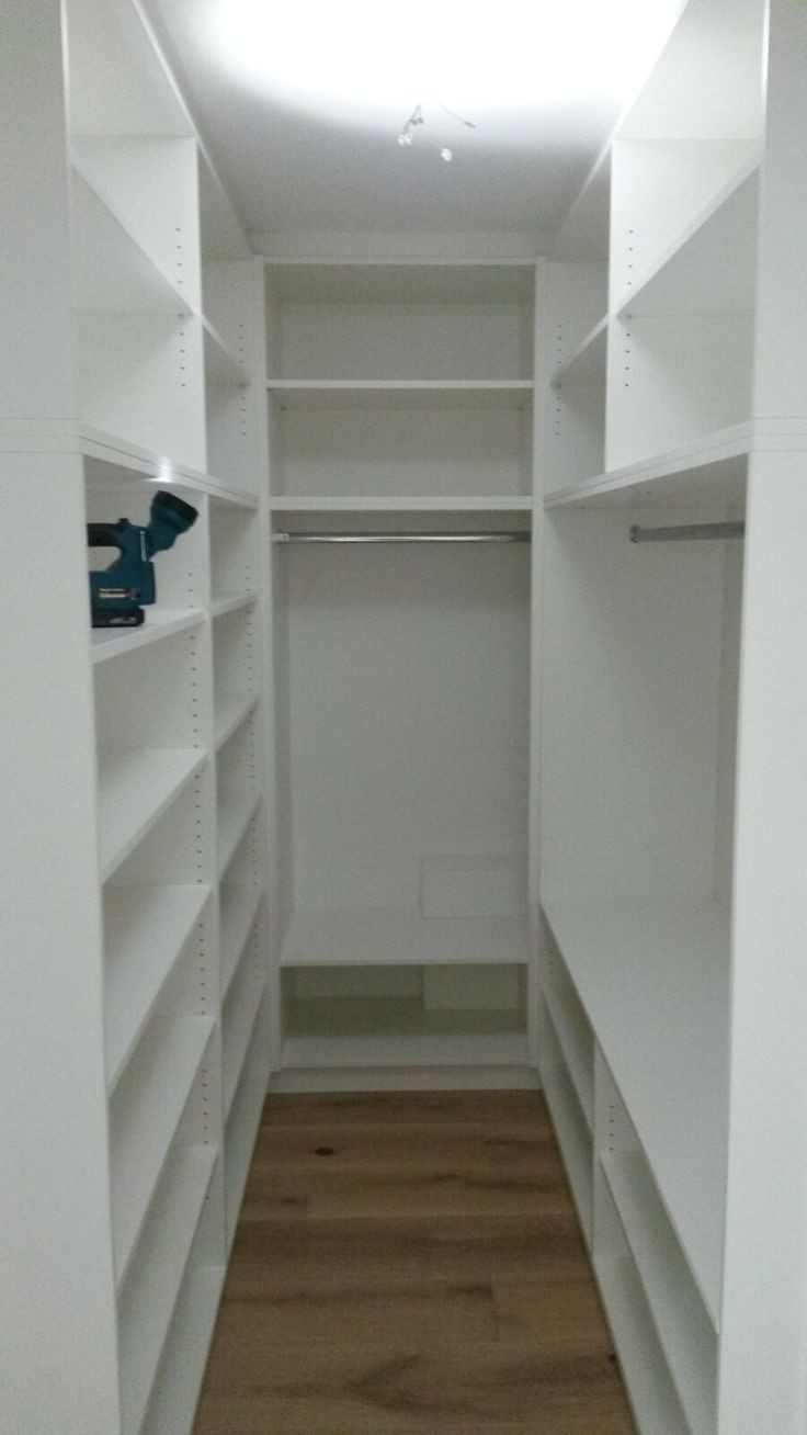 Kleiner Begehbarer Kleiderschrank | Small Closet Room, Closet in Kleiner Begehbarer Kleiderschrank